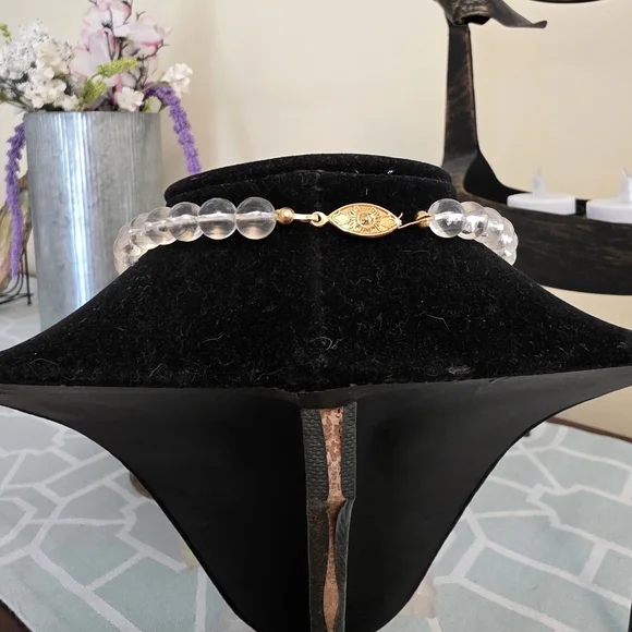 Vintage 925 Lucite Floral Statement Necklace in Frosted White Pale Pastels - Picture 11 of 13